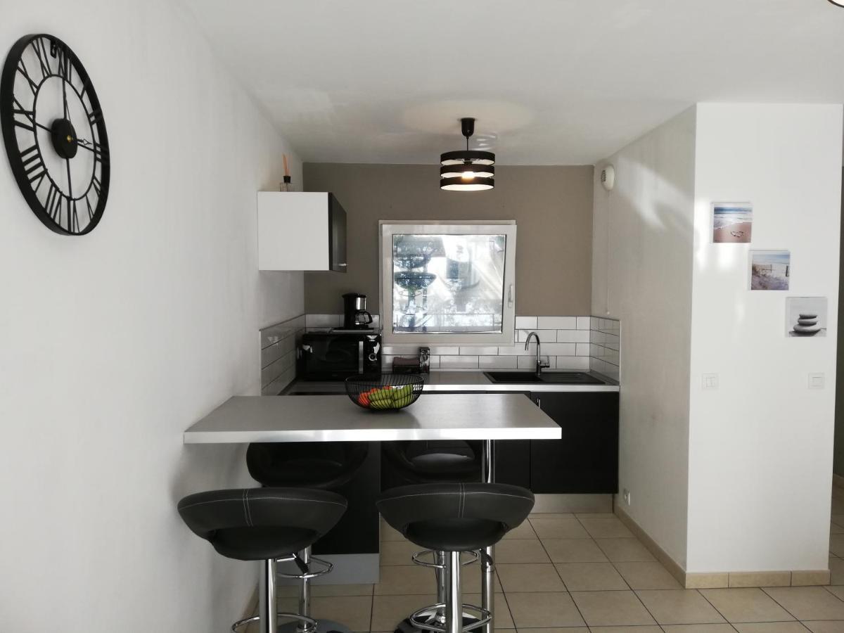 2p Et Parking Prive A 50m Des Plages. Apartment